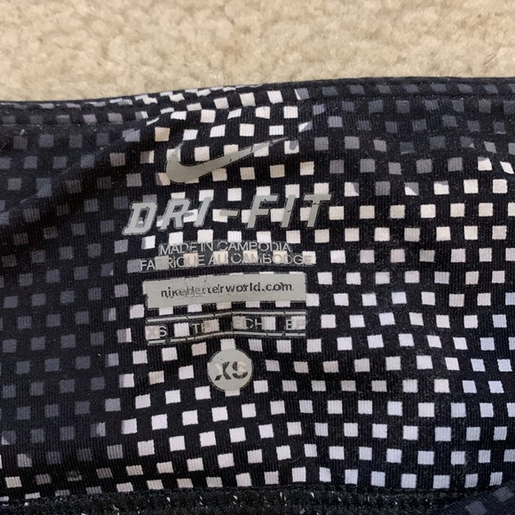 Nike drifit leggings -mid/high rise - Picture 3 of 5